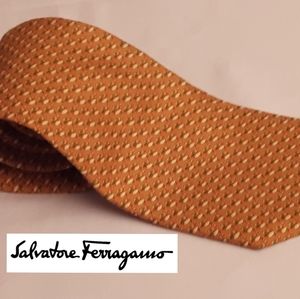 Ferragamo 100% Silk Duck Pattern Tie